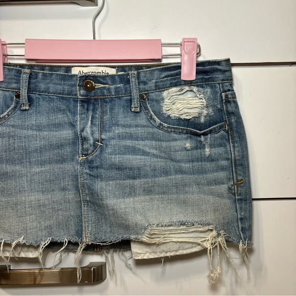 Abercrombie Y2K Micro Denim Mini Skirt - Picture 4 of 6